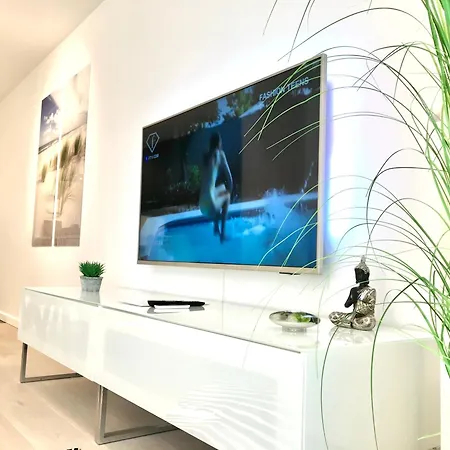 Luxury 402 Adult Only Apartman *