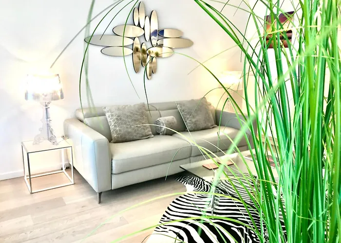 Luxury 402 Adult Only *